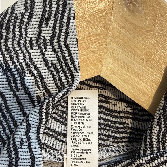 Athleta Black and White Flurry Seamless Turtleneck Small NWT - Picture 8 of 8